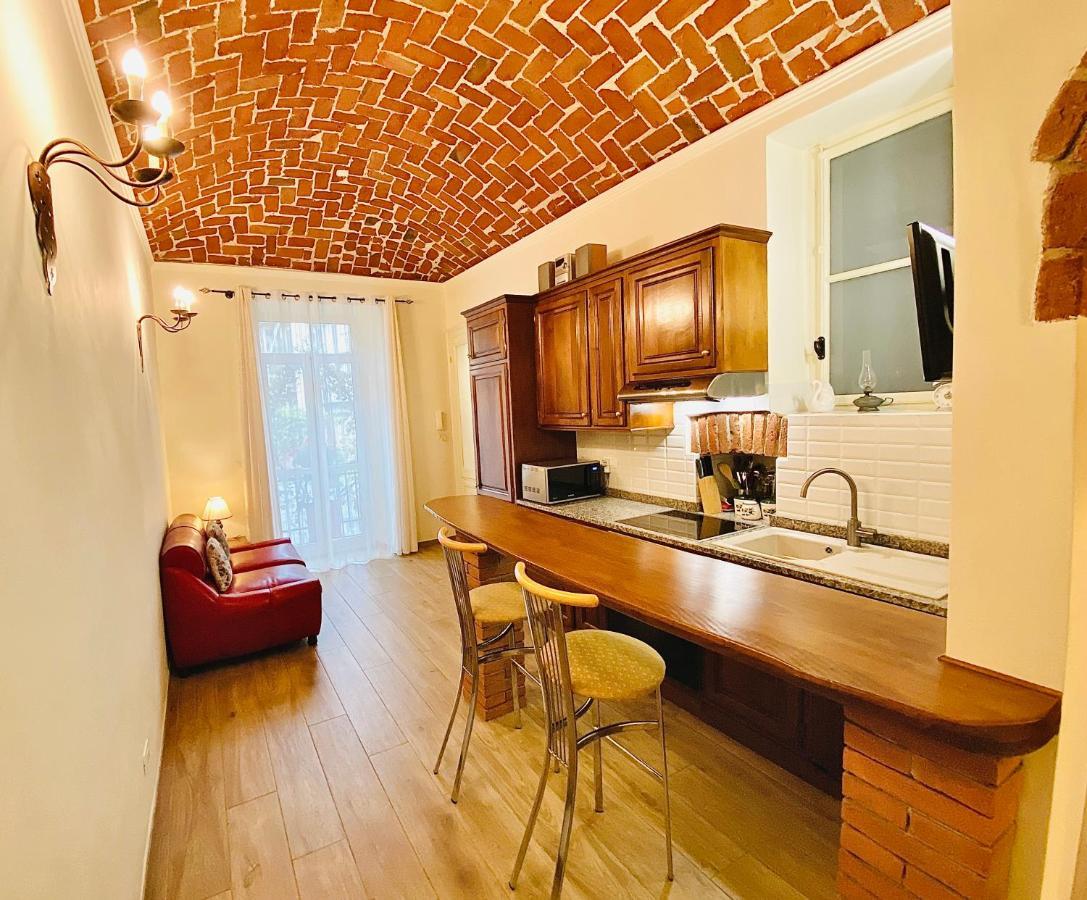 Exquisitely Renovated And Centrally Located Apartment With Free Parking Τορίνο Εξωτερικό φωτογραφία